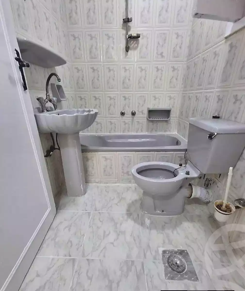 https://aqarmap.com.eg/en/listing/7340824-for-sale-alexandria-al-agamy-shataa-el-nakheel