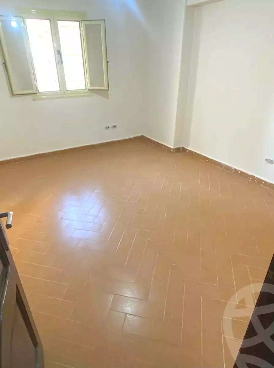 https://aqarmap.com.eg/ar/listing/7340867-for-sale-alexandria-ganaklis