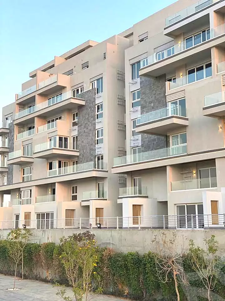 https://aqarmap.com.eg/en/listing/7340893-for-sale-cairo-new-cairo-compounds-mwntn-fyw-y-syty-club-park-mountain-view-icity