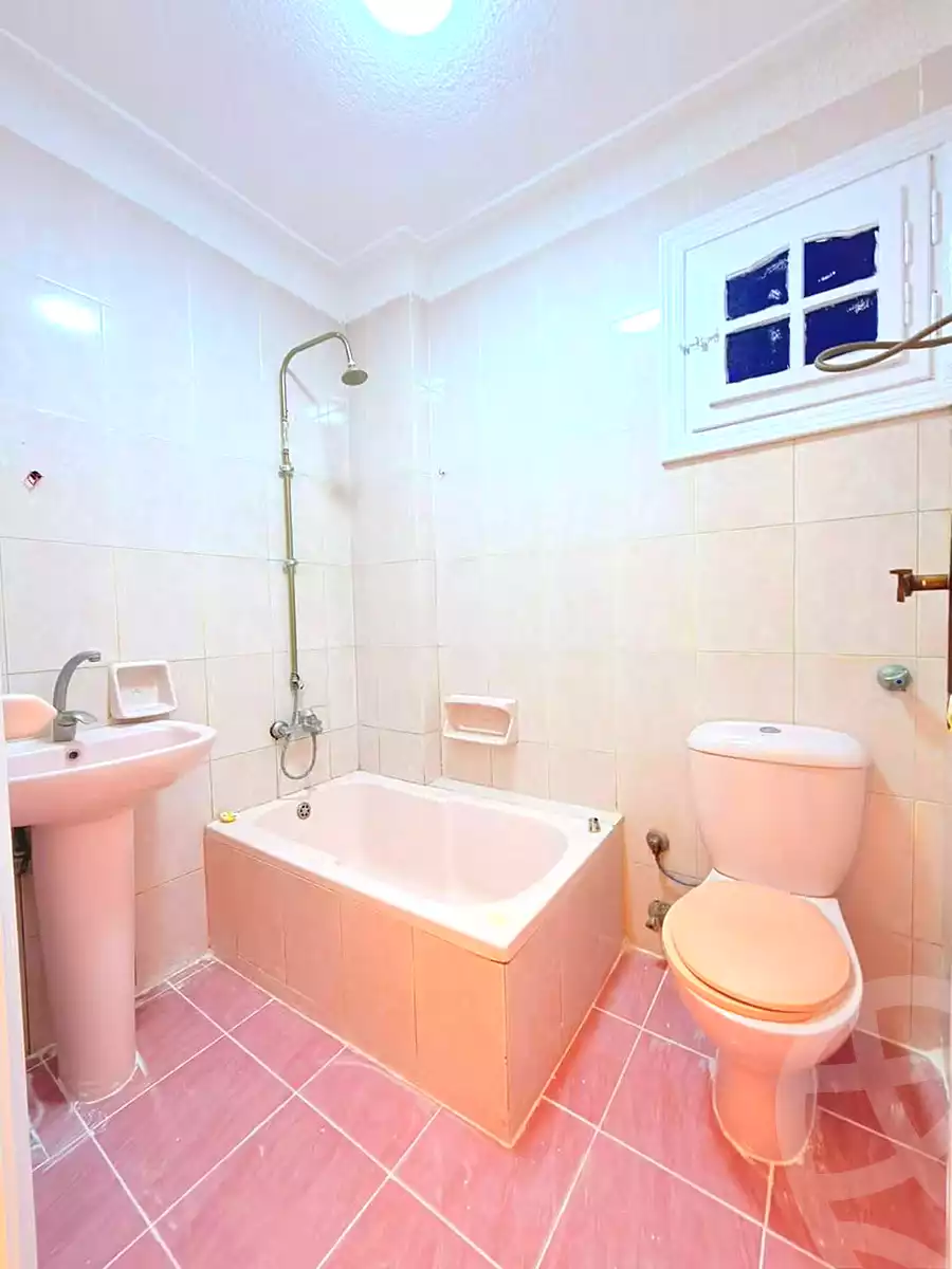 https://aqarmap.com.eg/en/listing/7340922-for-sale-alexandria-al-agamy-shataa-el-nakheel