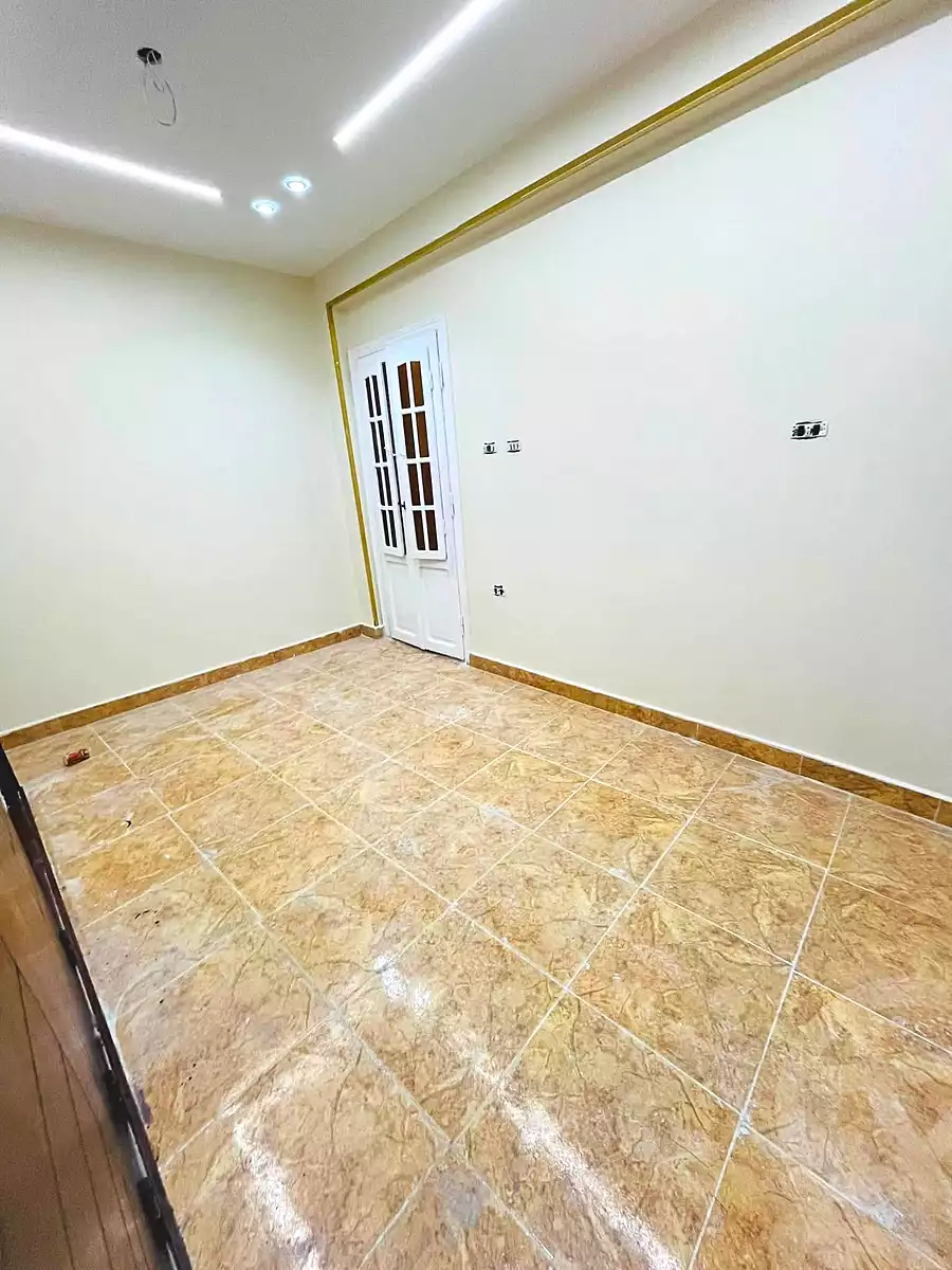 https://aqarmap.com.eg/ar/listing/7341785-for-sale-alexandria-al-agamy-el-hanouvel-el-salam-st