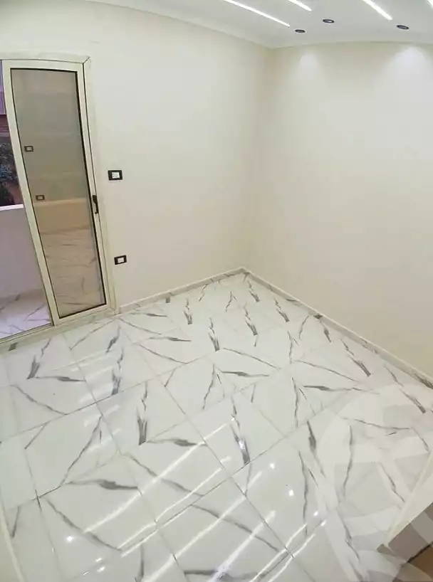 https://aqarmap.com.eg/ar/listing/7343117-for-sale-alexandria-sydy-bshr-sydy-bshr-bhry-gamal-abd-el-nasir-st