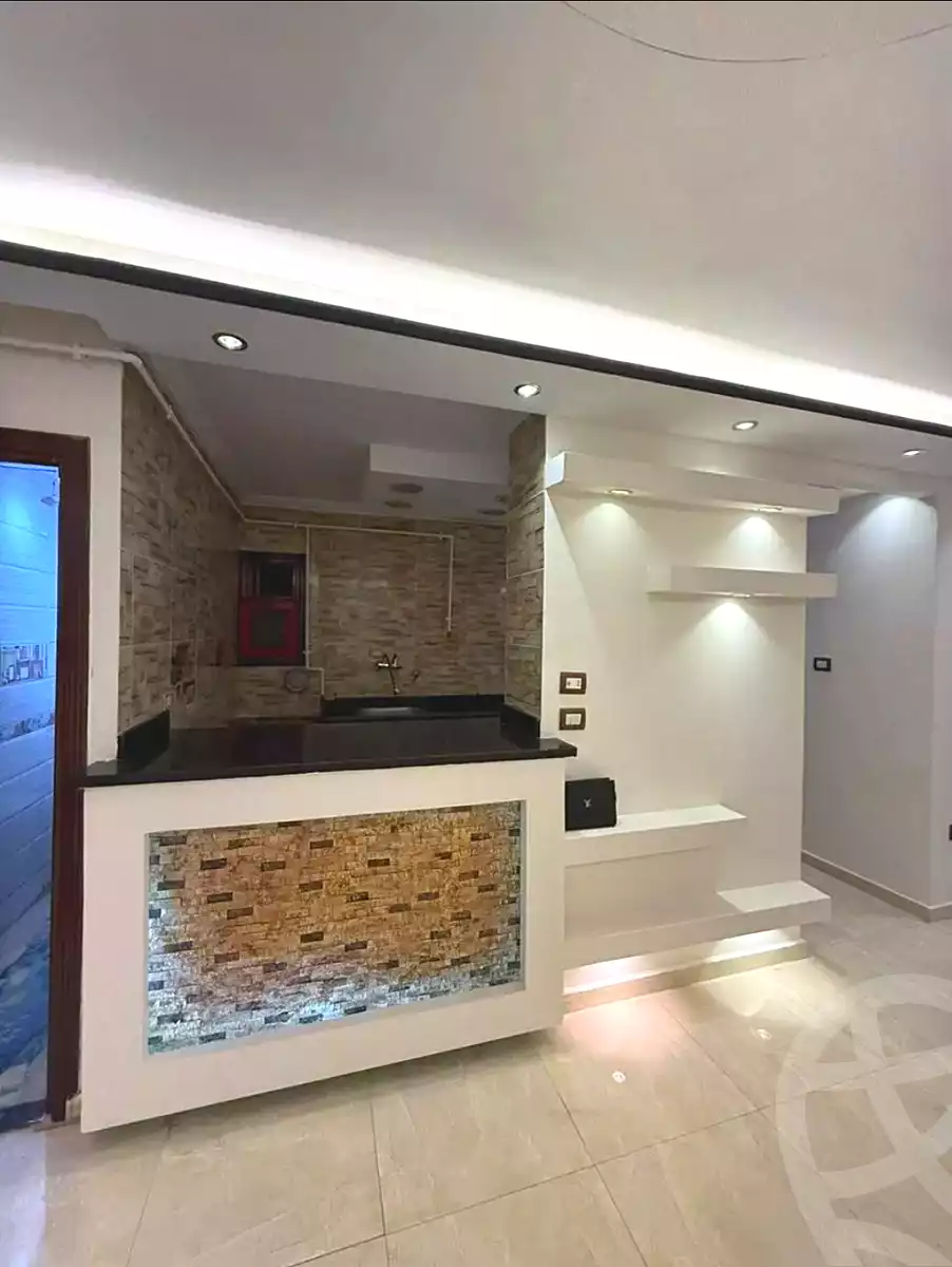 https://aqarmap.com.eg/ar/listing/7343287-for-sale-alexandria-sydy-bshr-tryq-ljysh