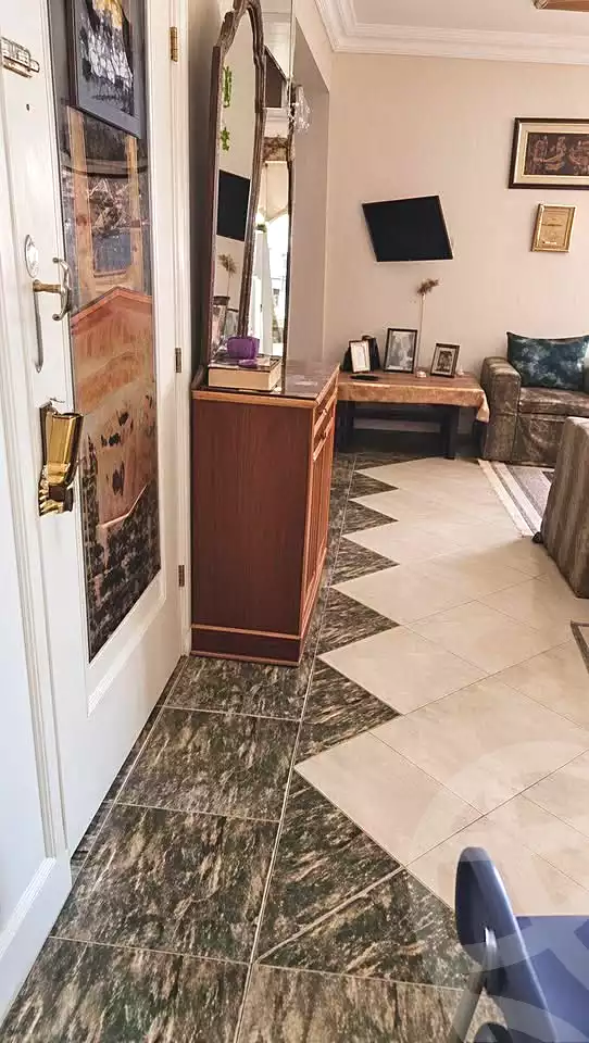 https://aqarmap.com.eg/ar/listing/7343807-for-sale-alexandria-lsywf-el-seyouf-bahri