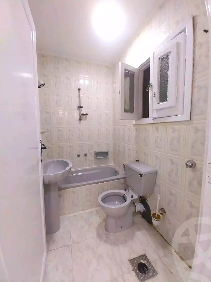 https://aqarmap.com.eg/en/listing/7344922-for-sale-alexandria-al-agamy-shataa-el-nakheel