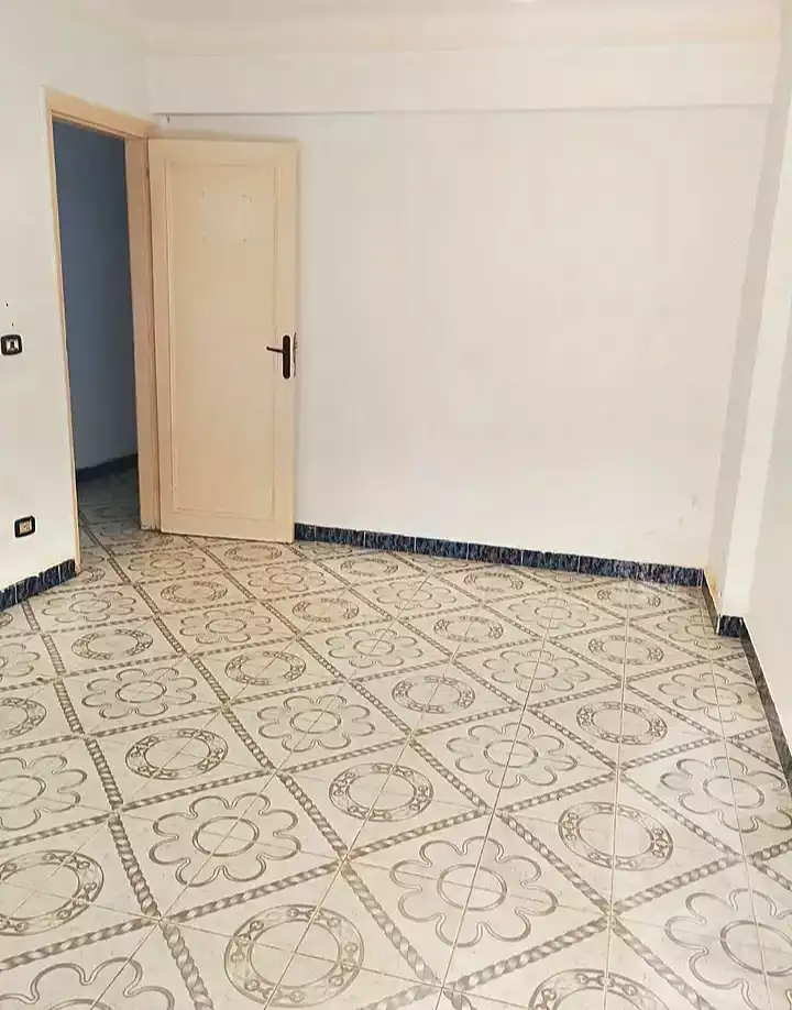 https://aqarmap.com.eg/ar/listing/7345065-for-rent-alexandria-miami-iskandar-ibrahim-st