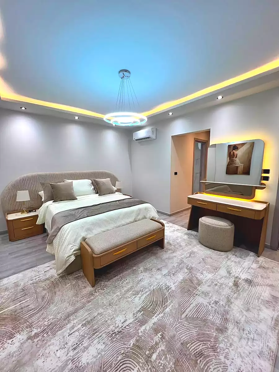 https://aqarmap.com.eg/ar/listing/7346650-for-sale-cairo-new-cairo-compounds-mwrd-fq-llttwyr