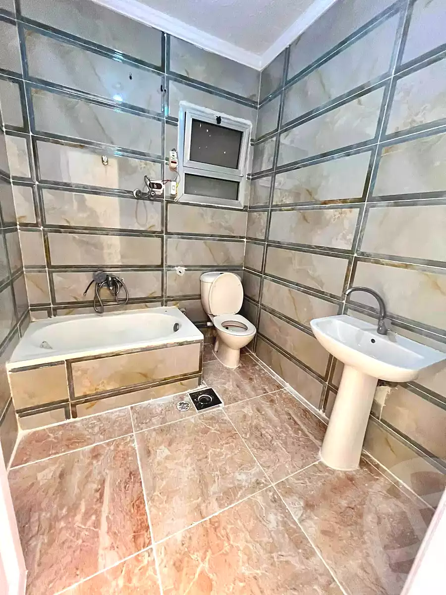 https://aqarmap.com.eg/ar/listing/7347828-for-sale-alexandria-al-agamy-shataa-el-nakheel
