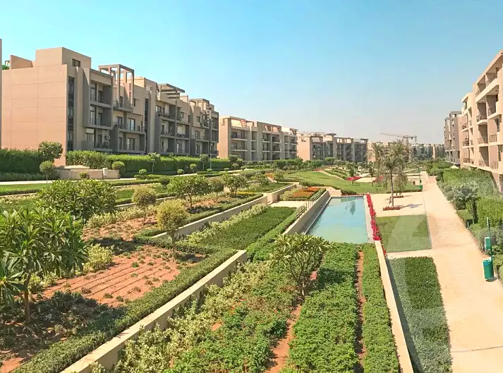 https://aqarmap.com.eg/en/listing/7348554-for-sale-cairo-new-cairo-compounds-fifth-square
