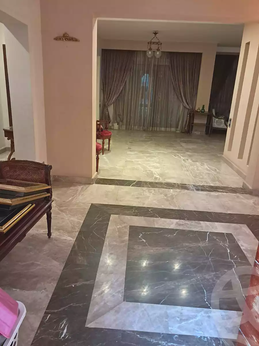 https://aqarmap.com.eg/en/listing/7348714-for-sale-cairo-el-sheikh-zayed-city-compounds-royal-city