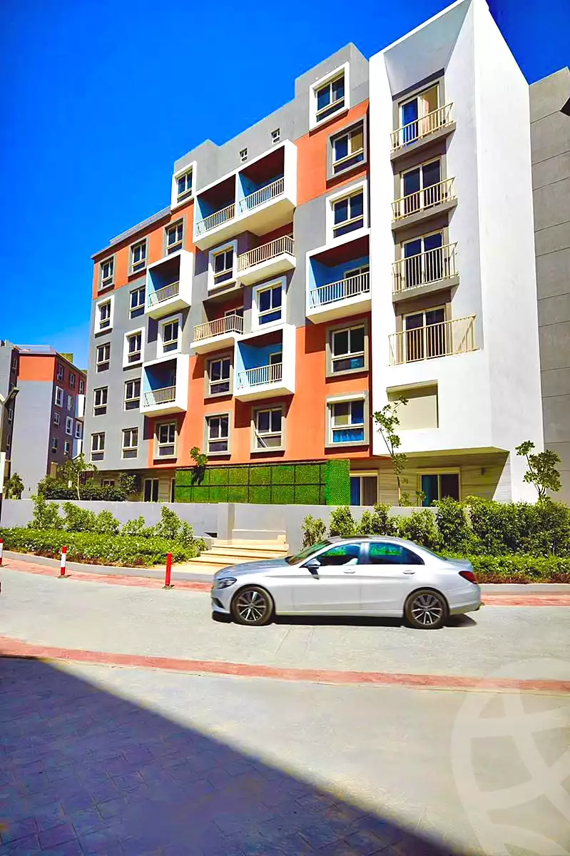 https://aqarmap.com.eg/en/listing/7350800-for-sale-cairo-new-cairo-compounds-mwrd-fq-llttwyr