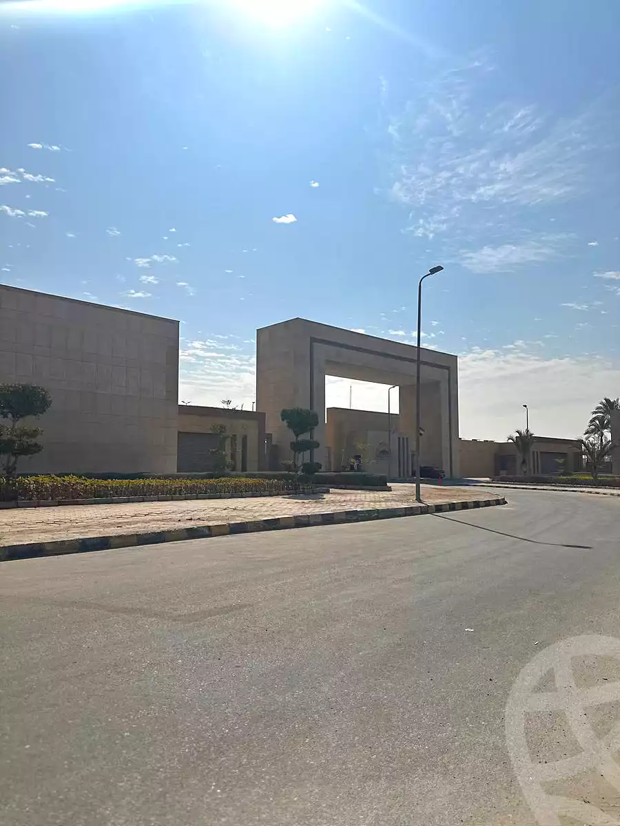 https://aqarmap.com.eg/en/listing/7350826-for-sale-cairo-6th-of-october-hadaeq-october-golden-square