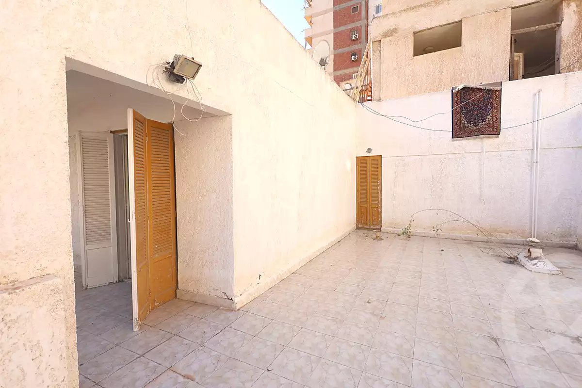 https://aqarmap.com.eg/en/listing/7351254-for-sale-alexandria-el-asafra-l-sfr-bhry-edrees-st