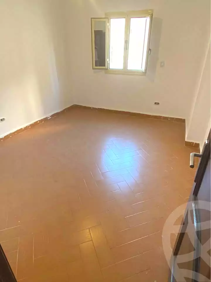 https://aqarmap.com.eg/en/listing/7351274-for-sale-alexandria-ganaklis