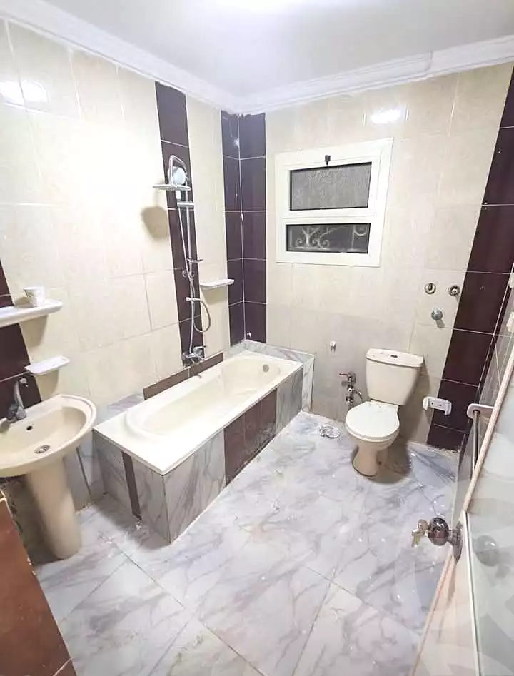 https://aqarmap.com.eg/ar/listing/7351543-for-sale-alexandria-al-agamy-el-hanouvel-radwan-st