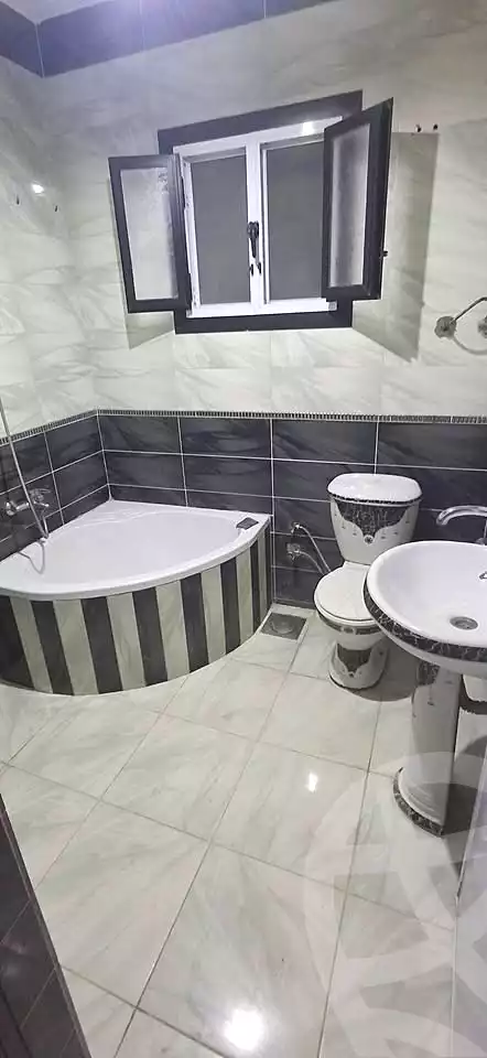https://aqarmap.com.eg/ar/listing/7352107-for-rent-alexandria-al-agamy-lbytsh