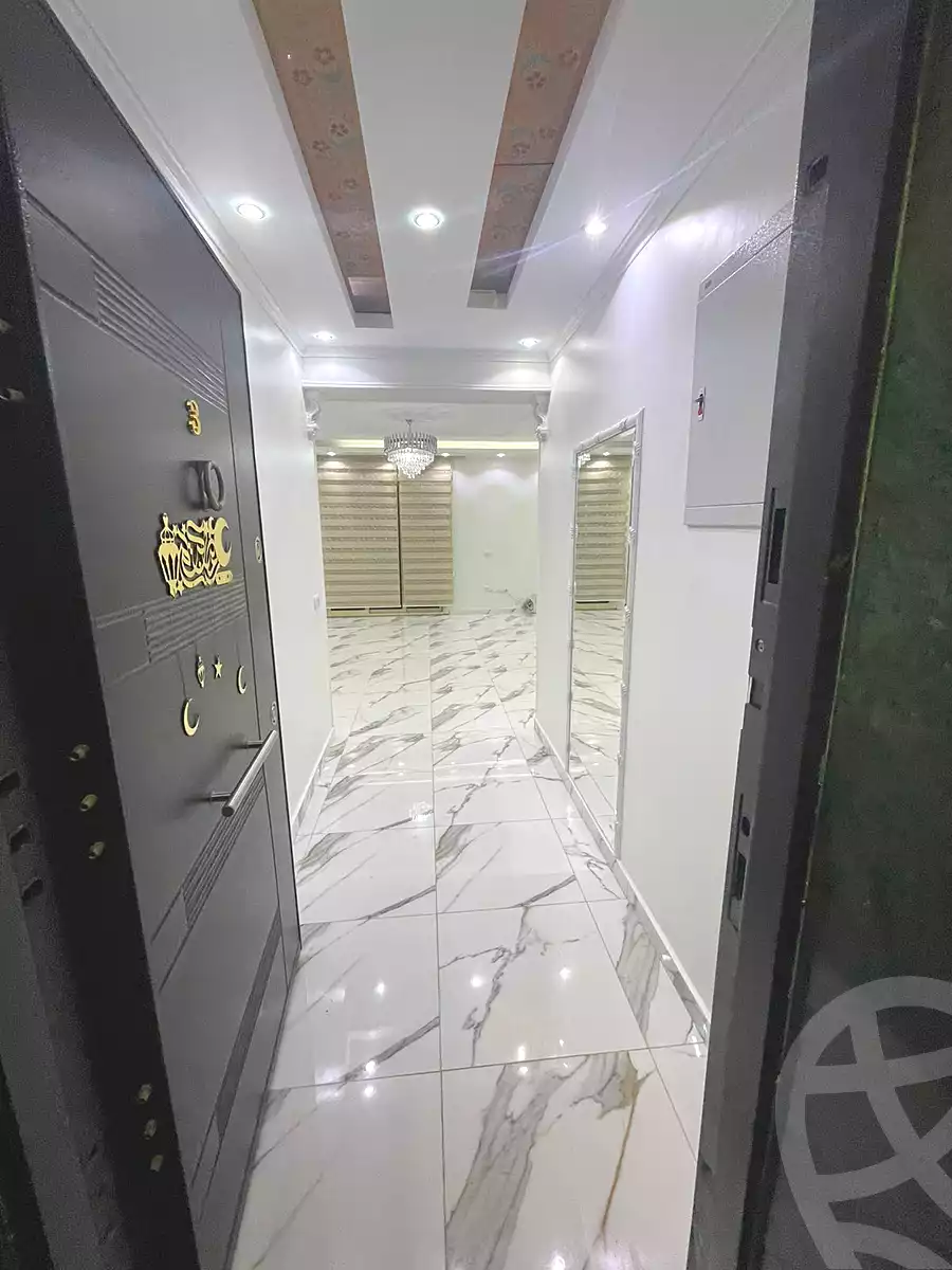 https://aqarmap.com.eg/ar/listing/7352349-for-sale-cairo-6th-of-october-compounds-el-maamoura-compound