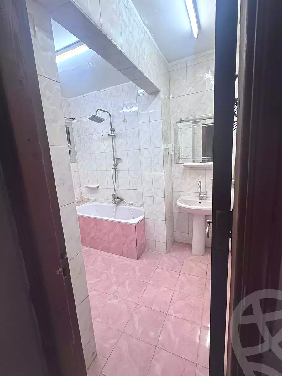 https://aqarmap.com.eg/ar/listing/7353118-for-sale-cairo-faisal-el-tawabeq-el-shaheed-ahmed-hamdy-st