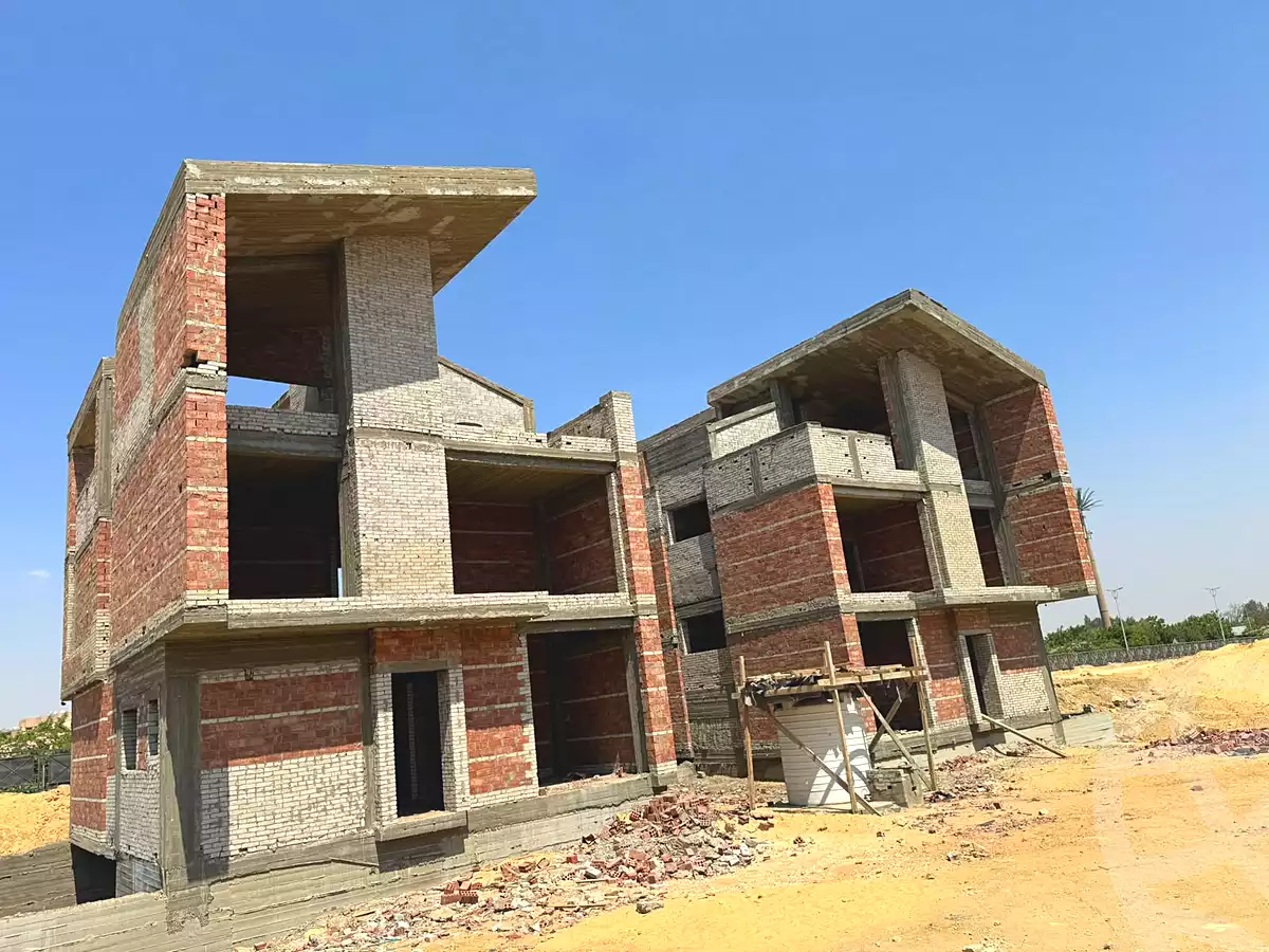 https://aqarmap.com.eg/ar/listing/7353175-for-sale-cairo-al-oubour-compounds-wrw-f-myn