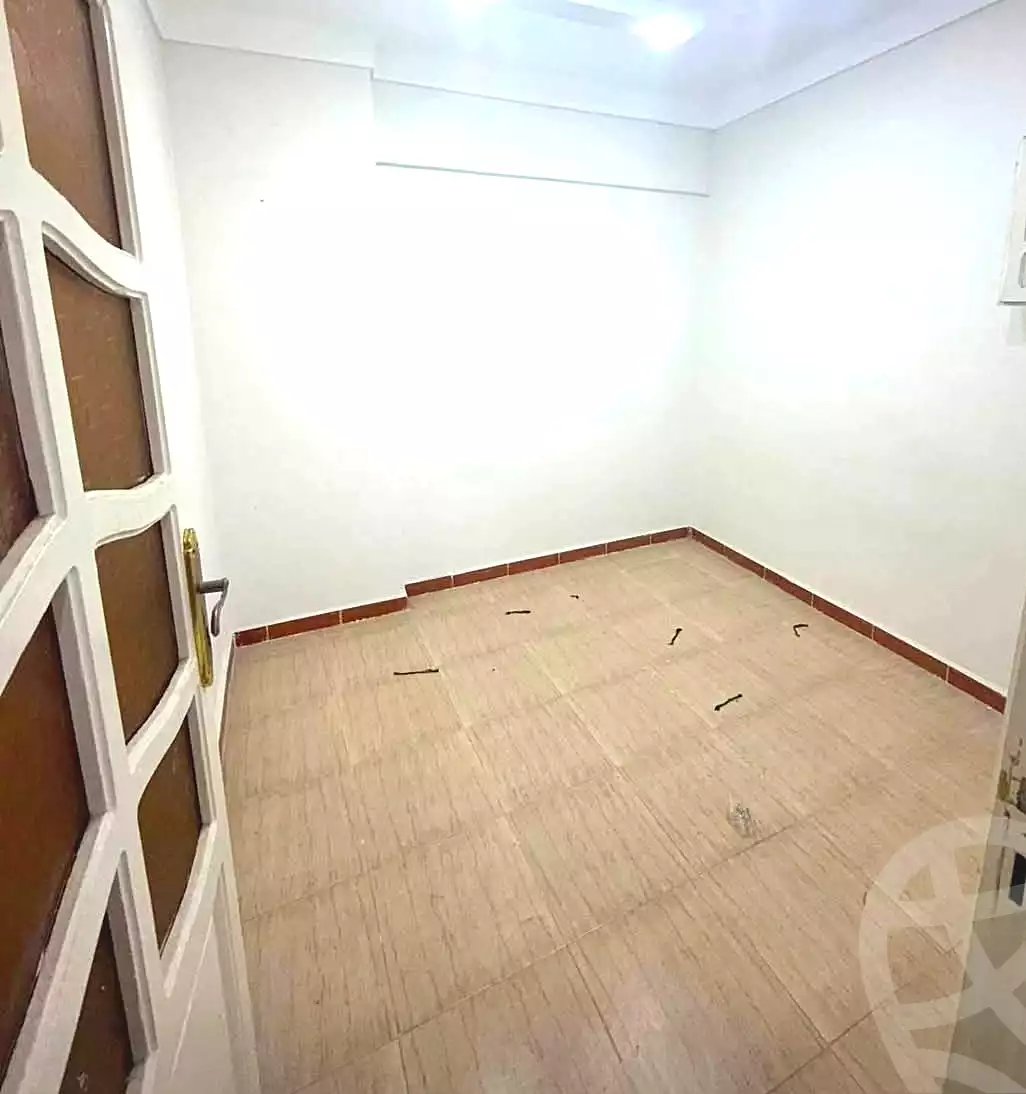 https://aqarmap.com.eg/ar/listing/7353816-for-sale-alexandria-lsywf-el-falki