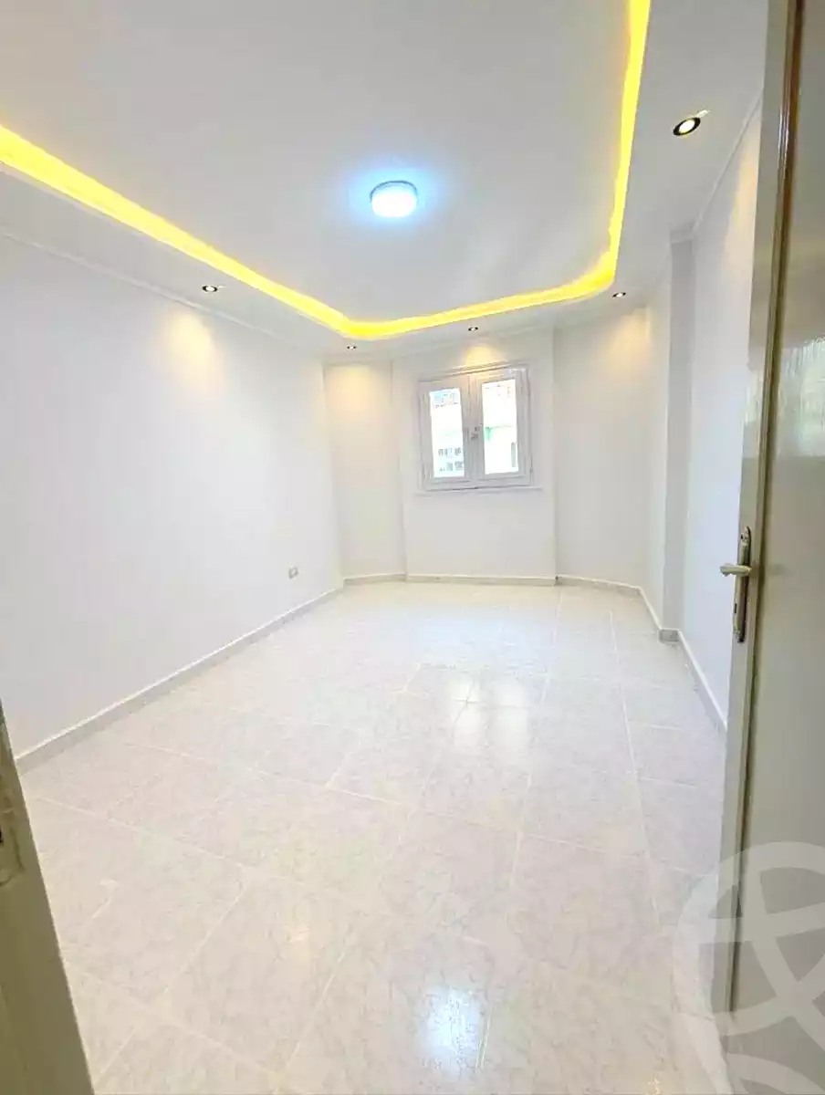 https://aqarmap.com.eg/ar/listing/7353828-for-sale-alexandria-al-agamy-shataa-el-nakheel