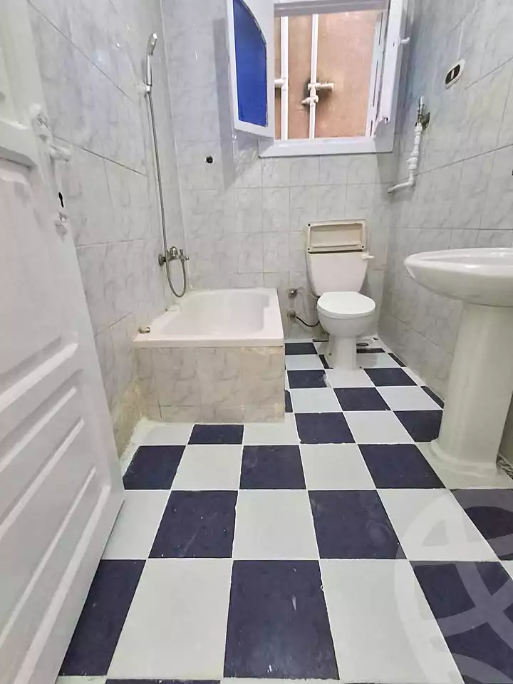 https://aqarmap.com.eg/ar/listing/7354006-for-sale-alexandria-al-agamy-shataa-el-nakheel