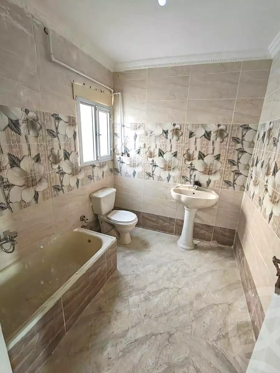 https://aqarmap.com.eg/en/listing/7354844-for-sale-alexandria-al-agamy-el-hanouvel