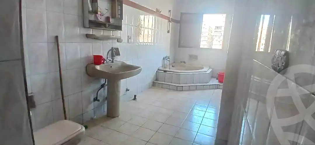 https://aqarmap.com.eg/ar/listing/7356540-for-rent-cairo-el-zaytun-lzytwn-lshrqy-toman-bai-st