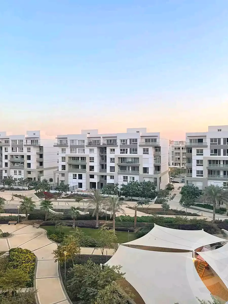 https://aqarmap.com.eg/ar/listing/7357278-for-sale-cairo-new-cairo-compounds-hyde-park-parkway-hyde-park-compound