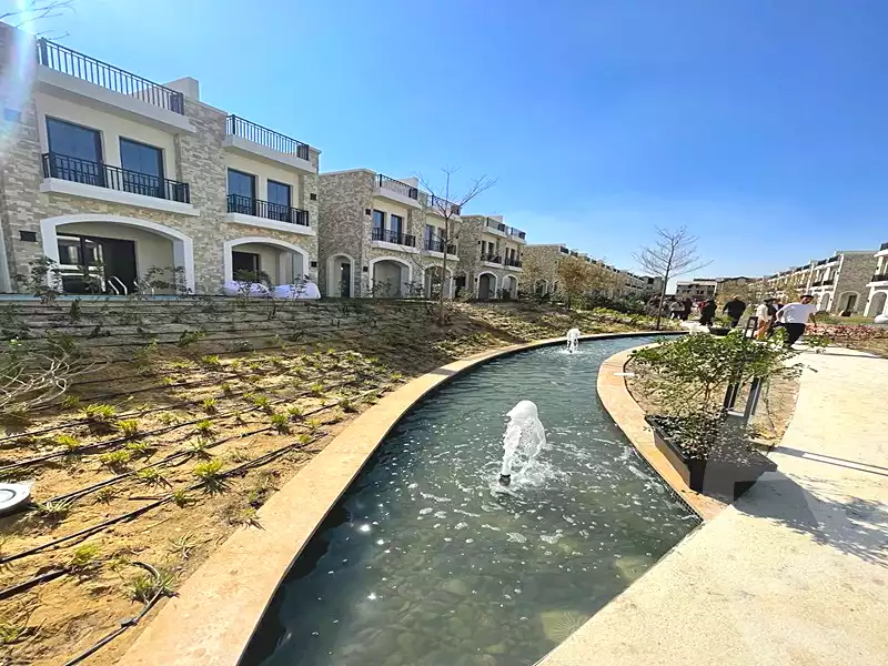 https://aqarmap.com.eg/en/listing/7357714-for-sale-cairo-new-cairo-compounds-dh-mrk
