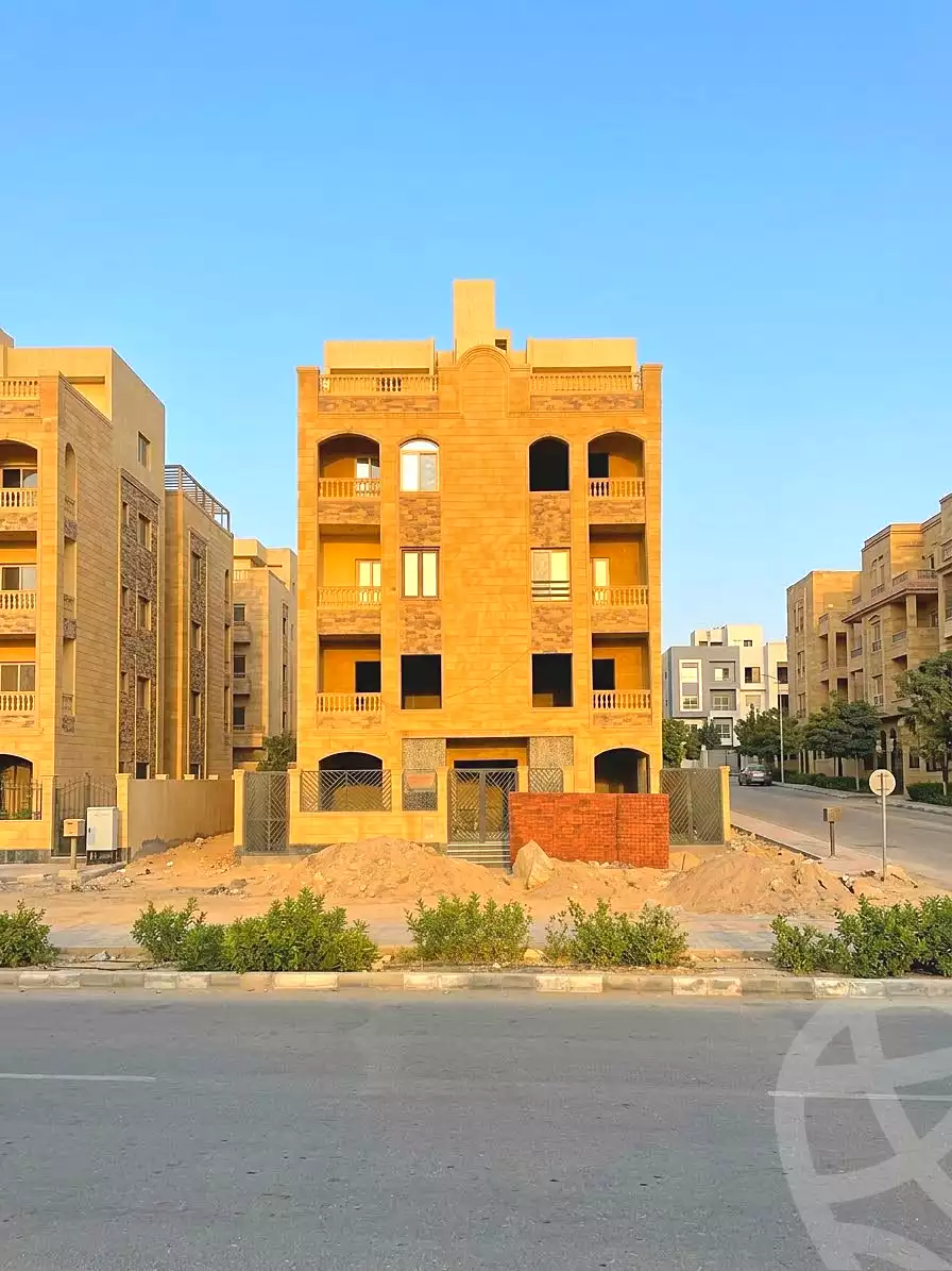 https://aqarmap.com.eg/ar/listing/7358284-for-sale-cairo-6th-of-october-hadaeq-october-golden-square