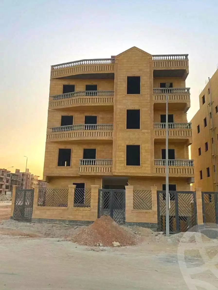 https://aqarmap.com.eg/ar/listing/7360222-for-sale-cairo-6th-of-october-hadaeq-october-golden-square