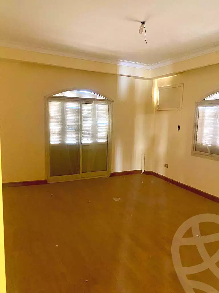 https://aqarmap.com.eg/ar/listing/7360703-for-sale-cairo-faisal-kafr-tohormos-queen-nazli-st