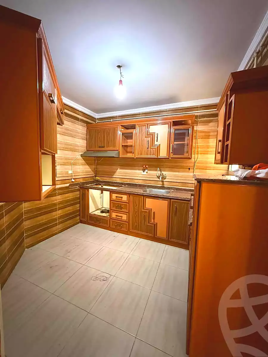 https://aqarmap.com.eg/ar/listing/7361339-for-sale-alexandria-sydy-bshr-sydy-bshr-bhry-mohamed-el-srafi-st.