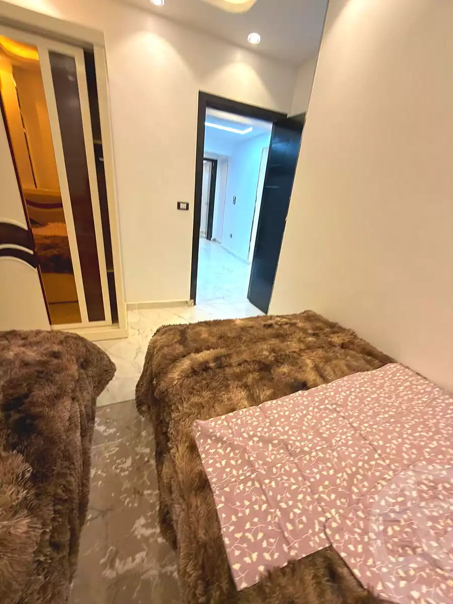 https://aqarmap.com.eg/ar/listing/7362160-for-rent-cairo-6th-of-october-el-ahyaa-neighborhood-1st-rich-bake-st