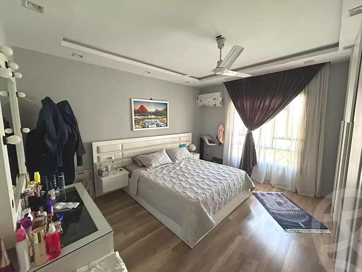 https://aqarmap.com.eg/ar/listing/7366363-for-sale-cairo-new-cairo-lrhb-city-phase-5-talaat-mostafa-st