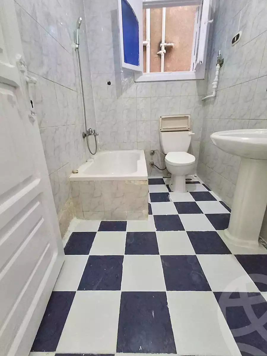 https://aqarmap.com.eg/ar/listing/7366641-for-sale-alexandria-al-agamy-shataa-el-nakheel