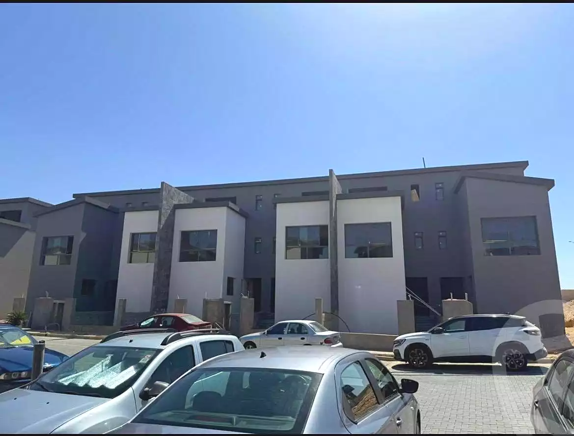 https://aqarmap.com.eg/ar/listing/7369019-for-sale-cairo-new-cairo-compounds-kmbwnd-kryk-twn-il-cazar
