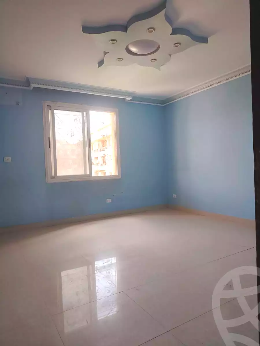 https://aqarmap.com.eg/en/listing/7369074-for-sale-cairo-new-cairo-lrhb-city-phase-4-mohammed-farid-st