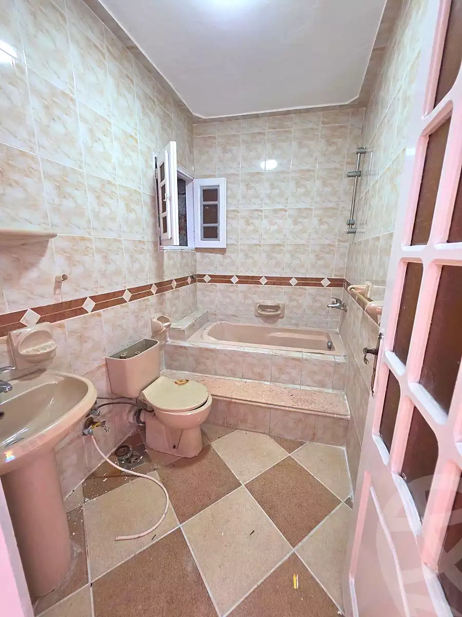 https://aqarmap.com.eg/en/listing/7369841-for-sale-alexandria-al-agamy-shataa-el-nakheel