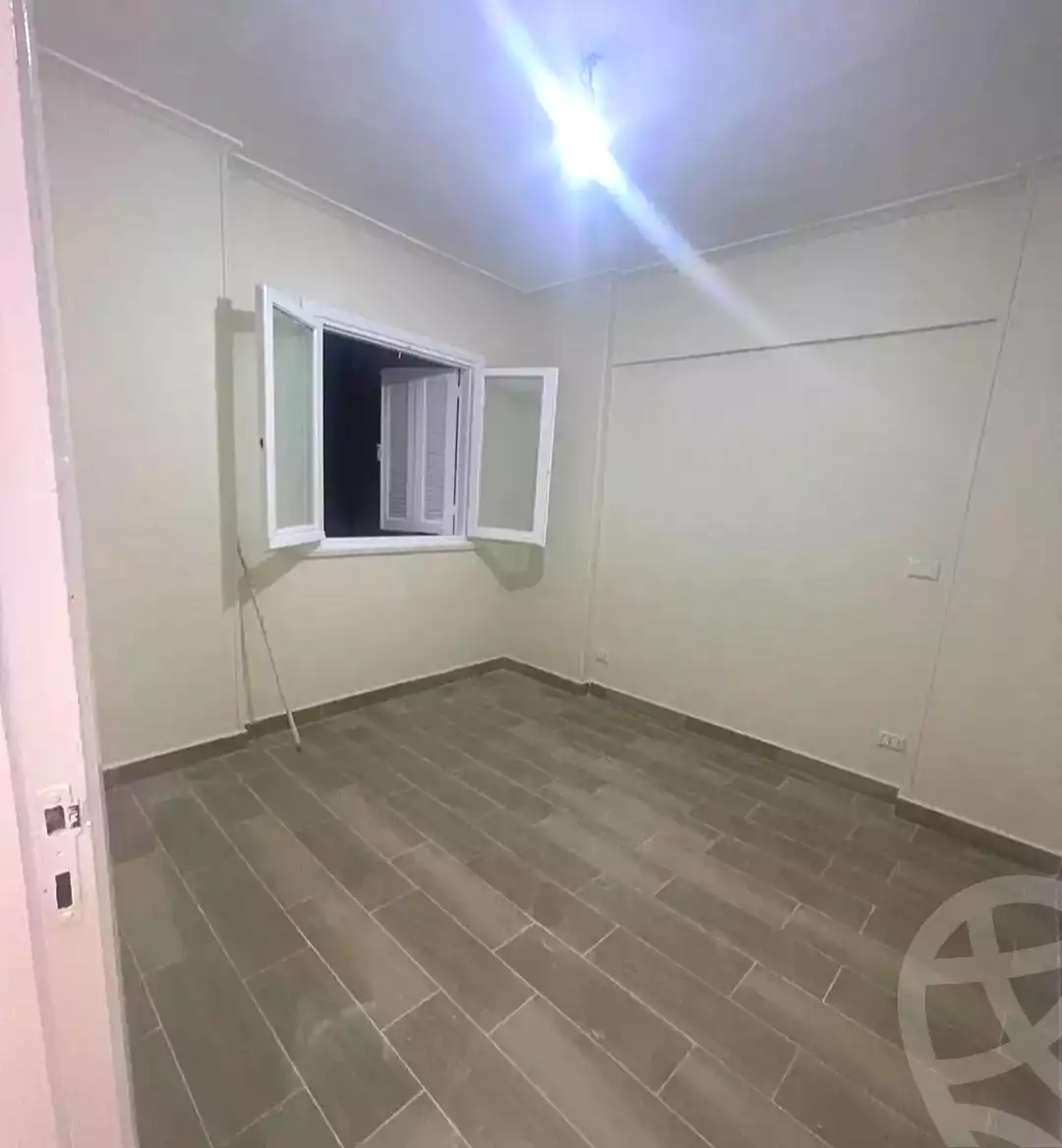 https://aqarmap.com.eg/ar/listing/7369964-for-sale-alexandria-miami-el-sebaey-st