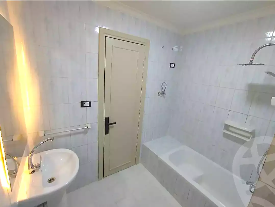 https://aqarmap.com.eg/en/listing/7370201-for-sale-alexandria-al-agamy-shataa-el-nakheel
