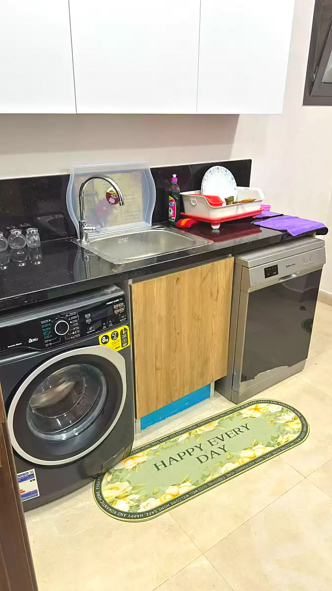 https://aqarmap.com.eg/ar/listing/7371321-for-rent-cairo-el-sheikh-zayed-city-compounds-zyd-wr-llttwyr-z-tower