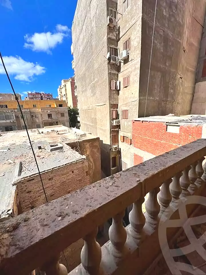 https://aqarmap.com.eg/ar/listing/7371333-for-sale-alexandria-al-agamy-lbytsh-mohamed-el-fardi-st
