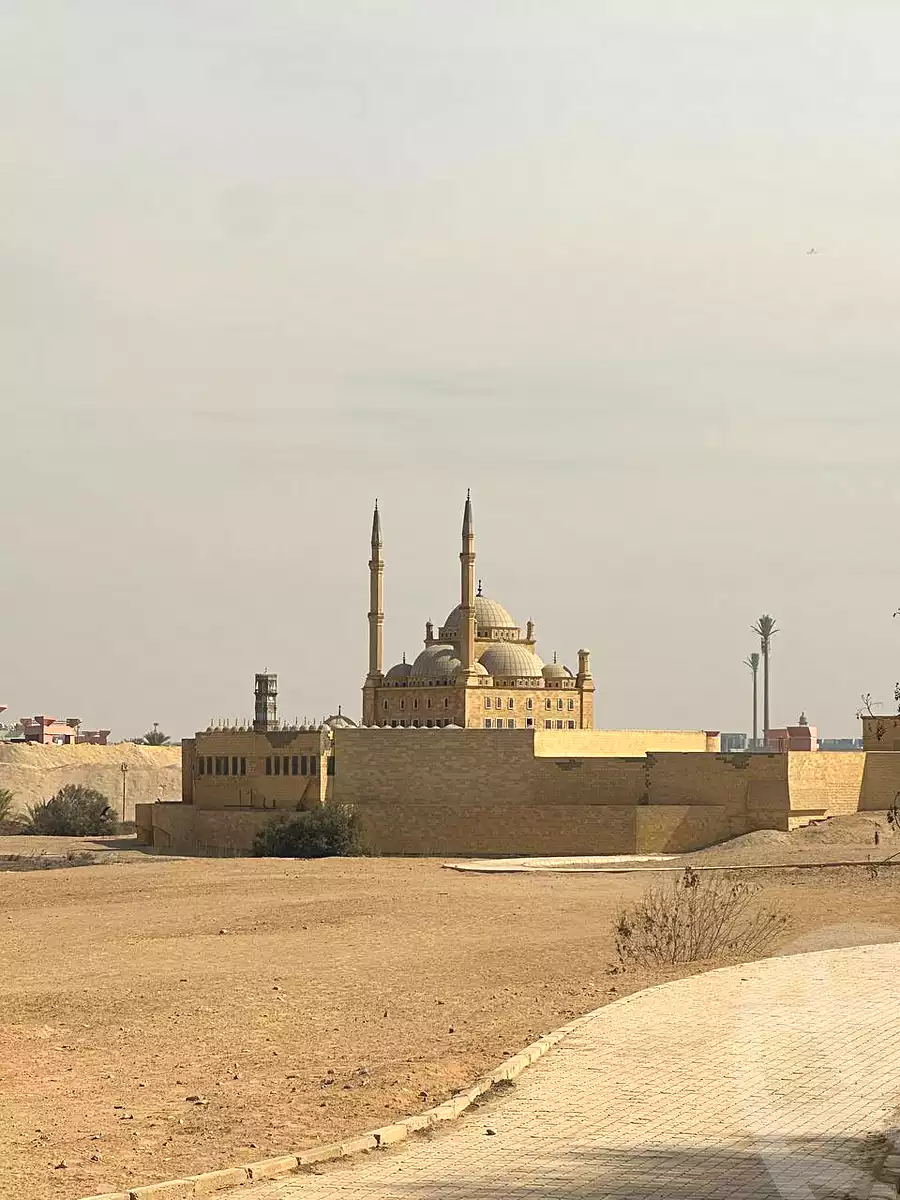 https://aqarmap.com.eg/ar/listing/7371711-for-sale-cairo-6th-of-october-hadaeq-october-golden-square
