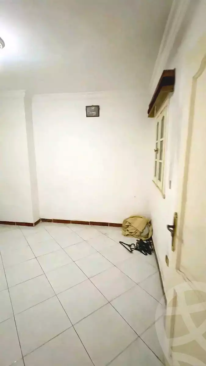 https://aqarmap.com.eg/ar/listing/7372472-for-sale-alexandria-sydy-bshr-sydy-bshr-bhry-mohamed-el-srafi-st.