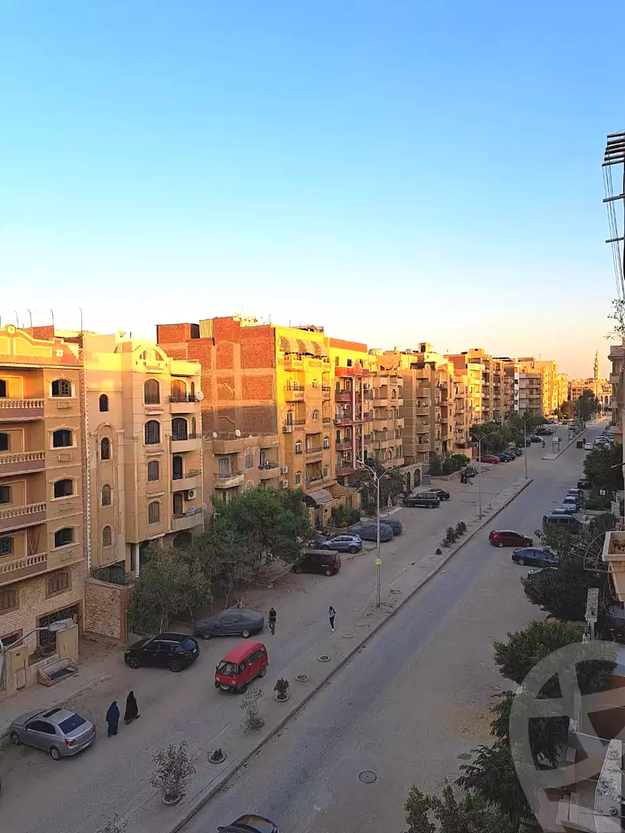 https://aqarmap.com.eg/ar/listing/7373108-for-sale-cairo-6th-of-october-el-ahyaa-neighborhood-2nd-divided-from-al-kafrawei-st