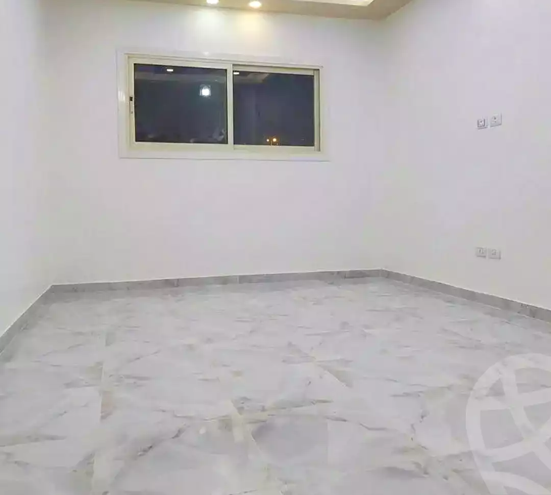 https://aqarmap.com.eg/ar/listing/7373563-for-sale-alexandria-el-asafra-shr-45