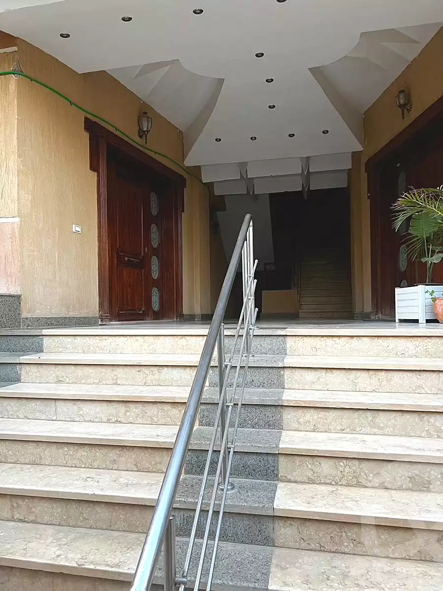 https://aqarmap.com.eg/en/listing/7373875-for-rent-cairo-el-sheikh-zayed-city-el-hay-el-khames-lhy-lkhms
