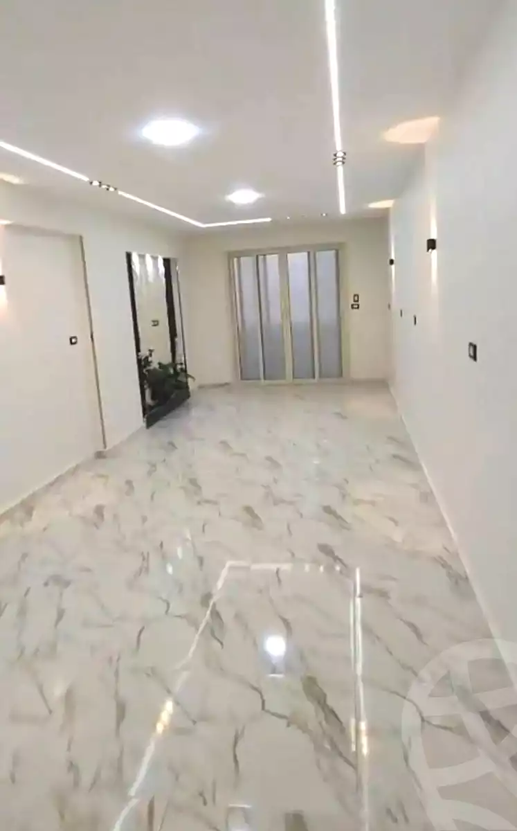 https://aqarmap.com.eg/ar/listing/7375814-for-rent-alexandria-new-miami-eskot
